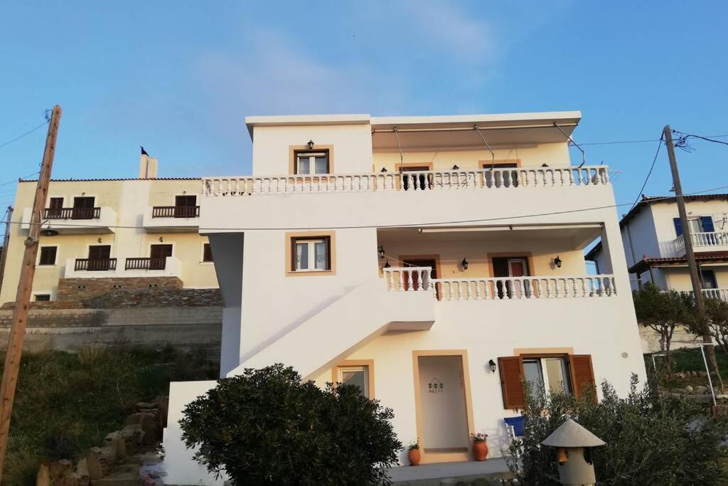 Lorentzia Room Batsi  Exterior photo